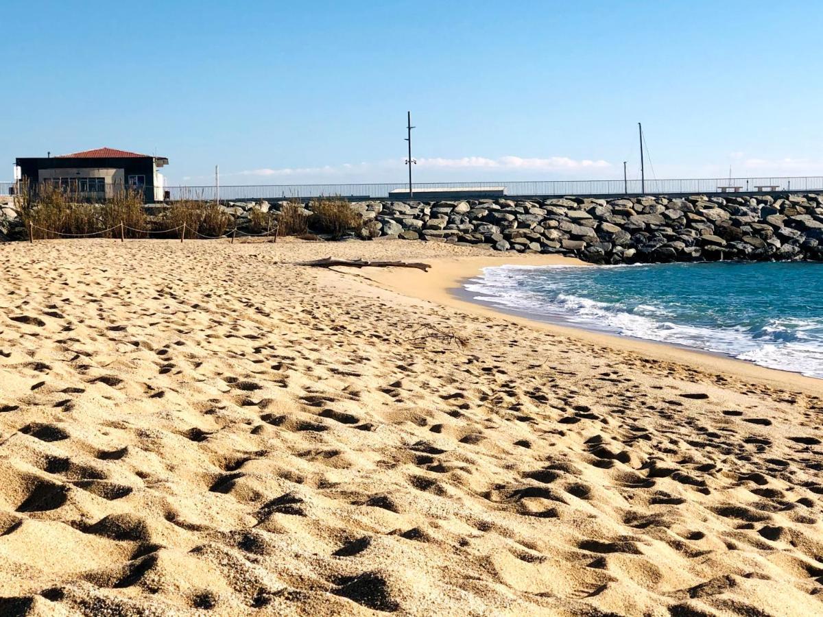 Apartamento Playa 阿雷尼斯德马尔 外观 照片